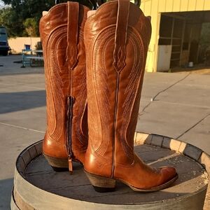 Ariat Brown Heeled Boots with Classic Western Design